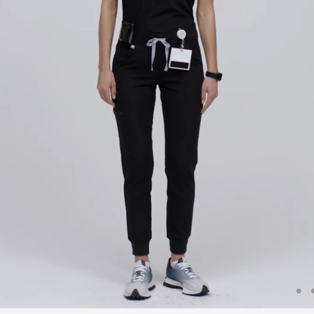 Black figs Zamora joggers size small